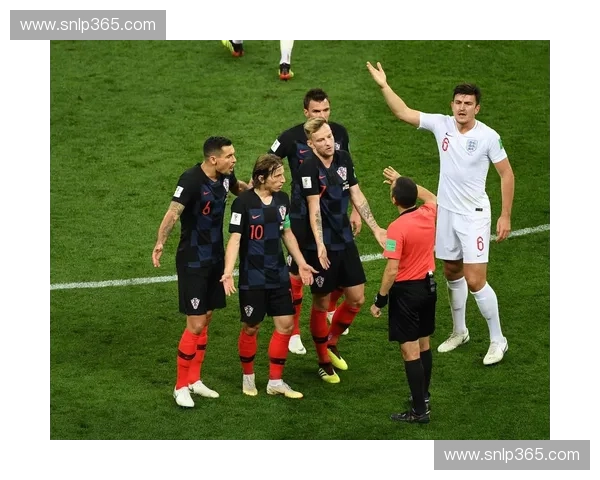 从世界杯到欧洲杯透视世界足球格局演变与传奇瞬间全景回顾录